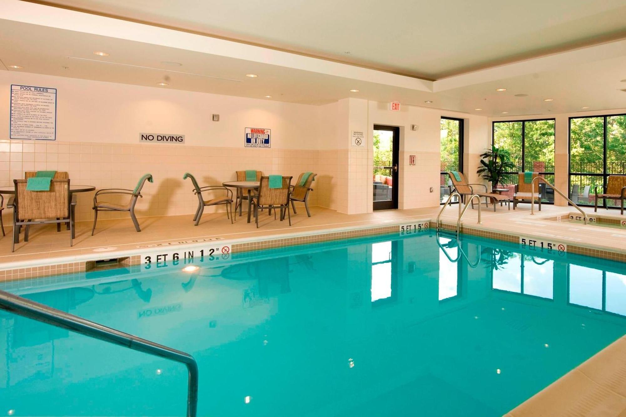 Courtyard By Marriott Atlanta Buford Mall Of Georgia Екстериор снимка