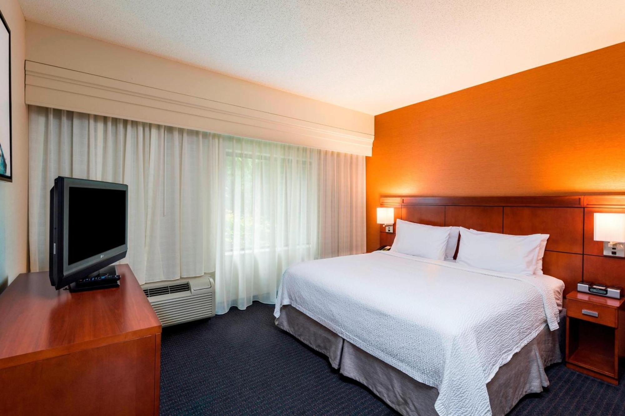 Courtyard By Marriott Atlanta Buford Mall Of Georgia Екстериор снимка