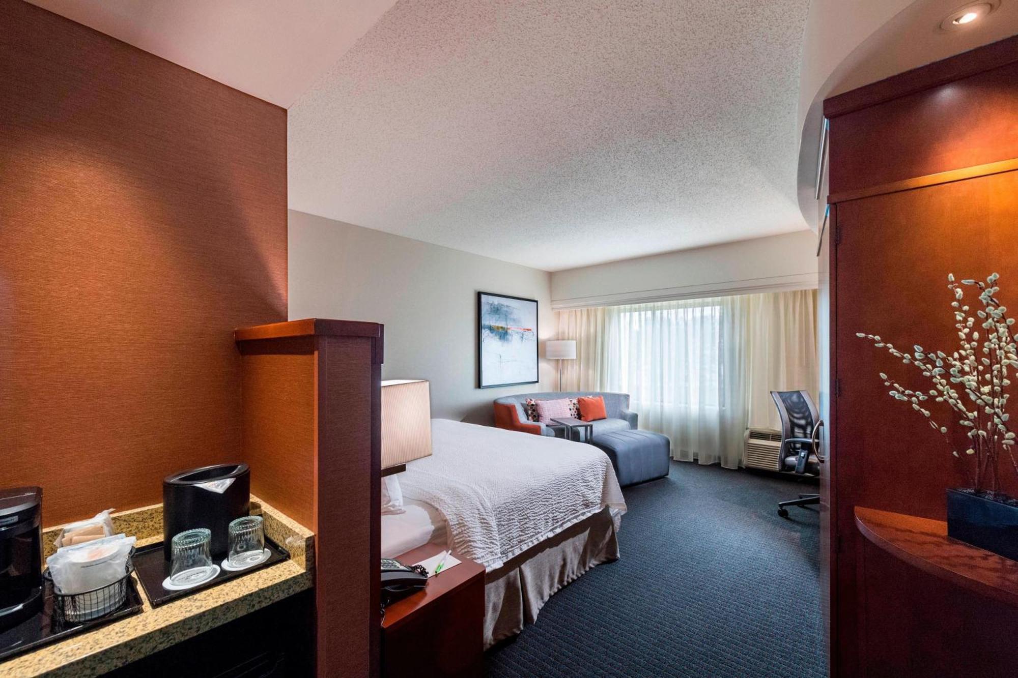 Courtyard By Marriott Atlanta Buford Mall Of Georgia Екстериор снимка