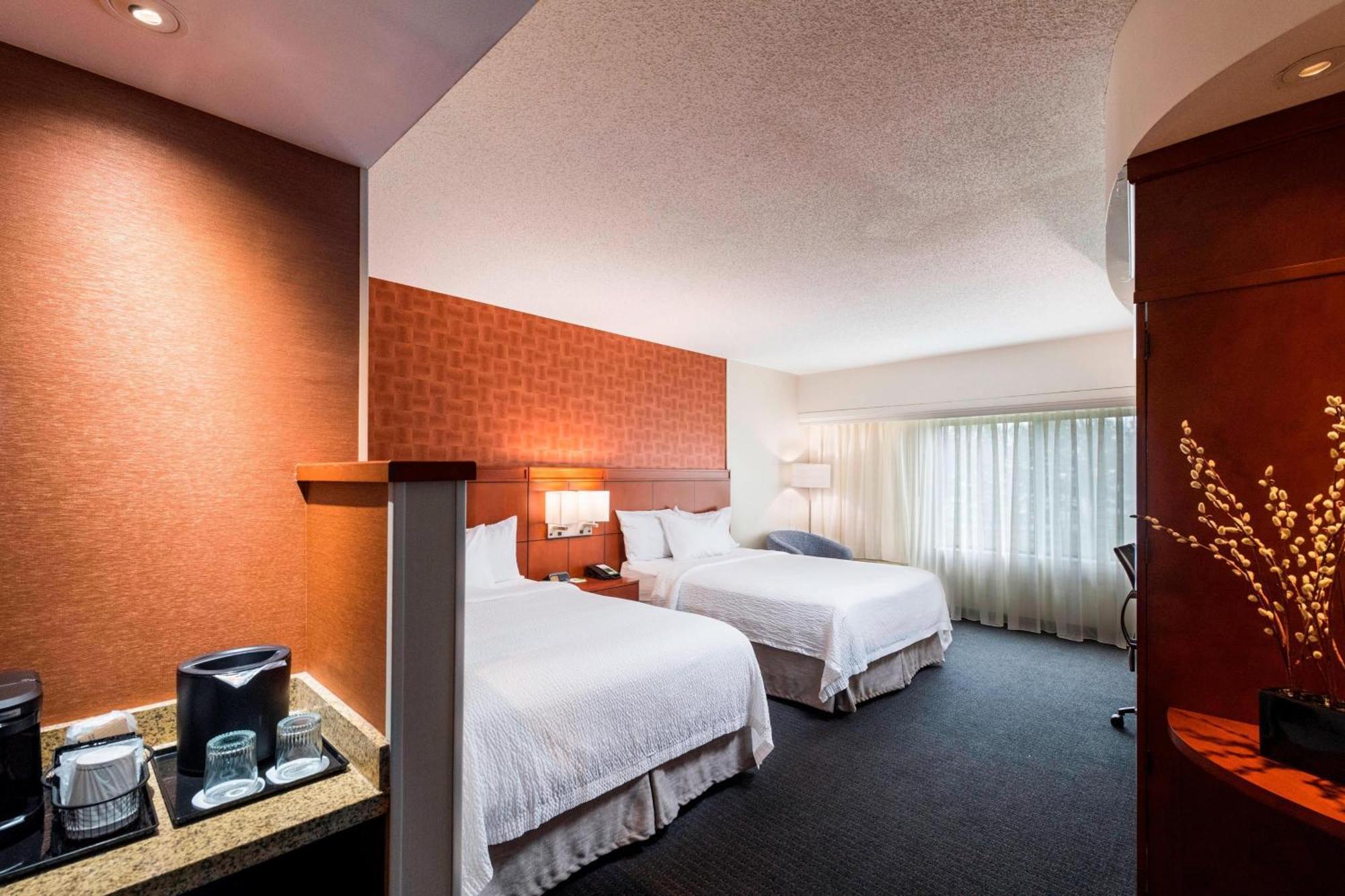 Courtyard By Marriott Atlanta Buford Mall Of Georgia Екстериор снимка