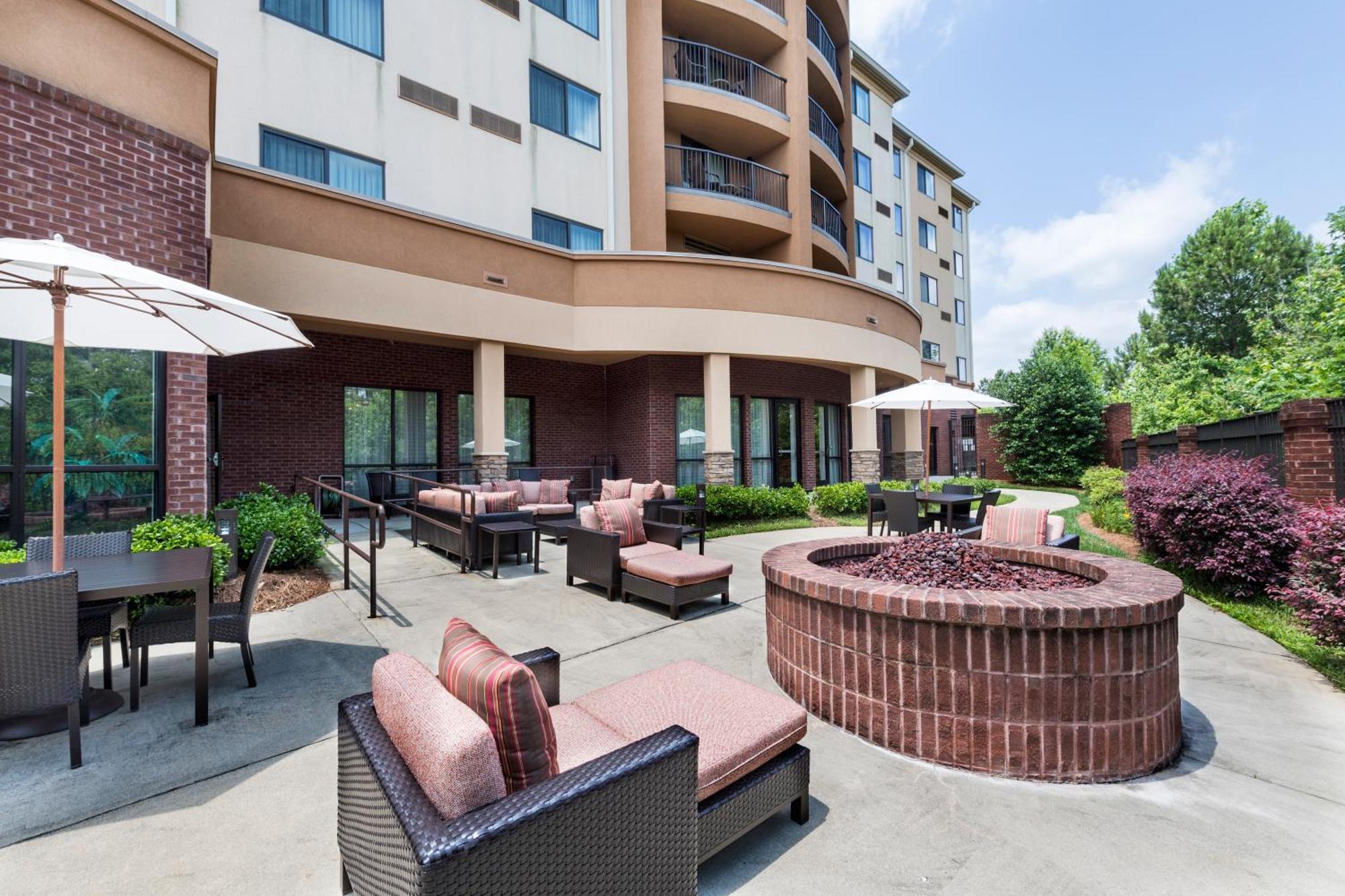 Courtyard By Marriott Atlanta Buford Mall Of Georgia Екстериор снимка